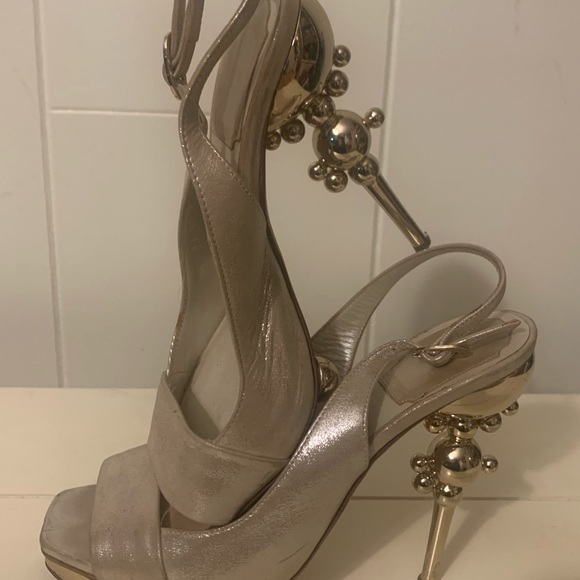 Dior  Runway Gold sculpted Peep Toe Slingback Heel Platform. - Picture 6 of 8